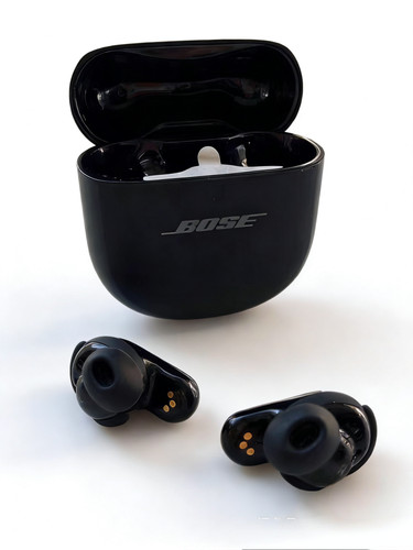 New bose quietcomfort ultra - new,